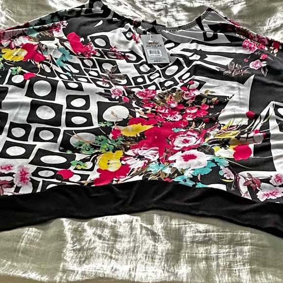 PONCHO, PINK FLORAL (Black, White, Pink, Yellow, Green), ONE SIZE, CANADIAN MADE - Picture 1 of 10